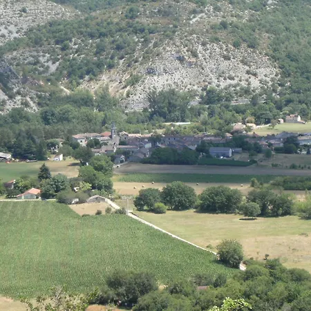 Parenthese Cazalaise Sur Les Rives De L'aveyron Cazals (Lot)