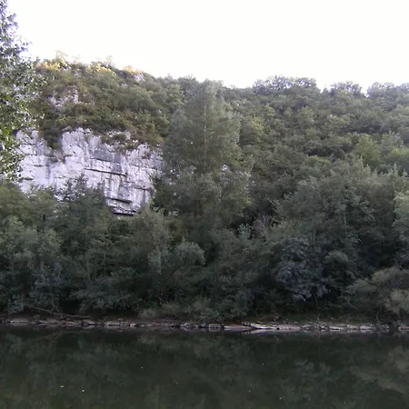 Parenthese Cazalaise Sur Les Rives De L'aveyron *